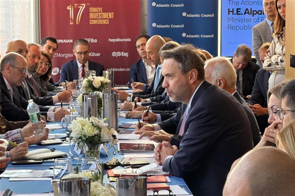 Bakan Bayraktar’dan ABD’li iş insanlarına yatırım çağrısı