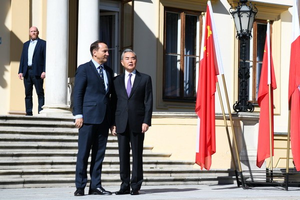 Çin Dışişleri Bakanı Wang Yi Polonya’da temaslarda bulundu