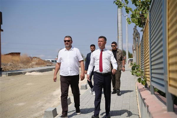 Başkan Sarıkurt, Zafer Mahallesi’ndeki çalışmaları inceledi