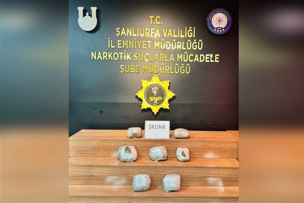 Şanlıurfa’da bir araçta 1 kilo 450 gram skunk ele geçirildi