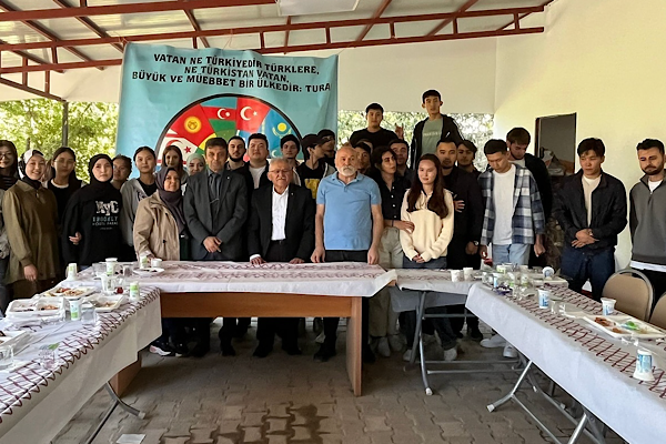 Büyükkılıç, Türk Dünyası gençleriyle Kayseri’de buluştu