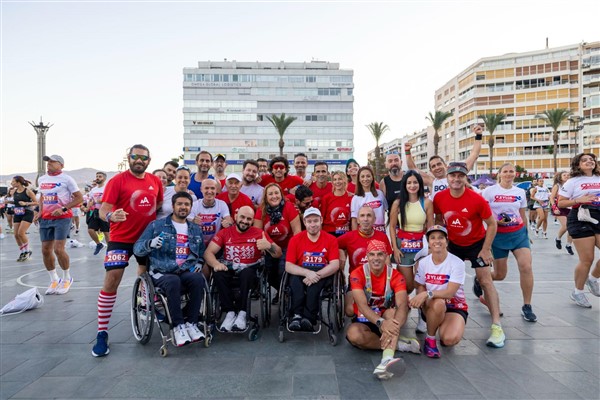 İzmir’de Uluslararası 9 Eylül 13’üncü İzmir Yarı Maratonu düzenlendi