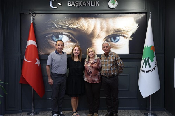 Şahin: Bir Türk’ün Amerika’da belediye başkanı olması gurur verici