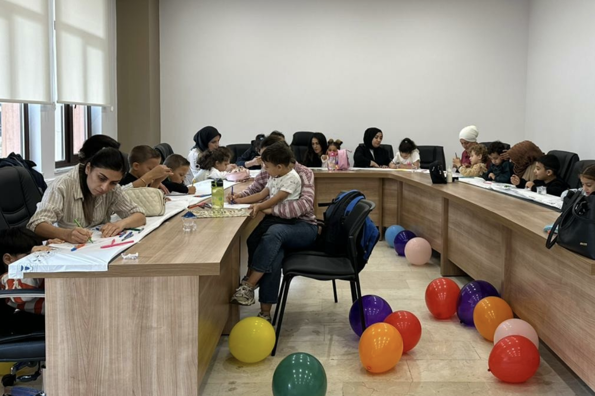 Esenyurt Belediyesi’nden anne ve çocuklara sanat eğitimi