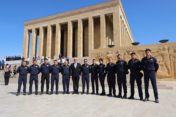 Mersin itfaiyecilerinden  Anıtkabir’e ziyaret