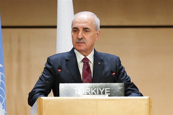 TBMM Başkanı Kurtulmuş, Türkiye-Macaristan dostluk maçını takip etti