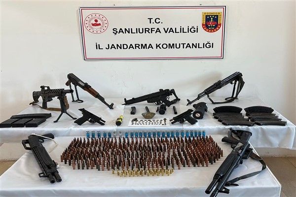 Halfeti’de silah ve tarihi eser operasyonu