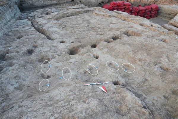 Hatay’da 7 bin yıllık insan ayak izleri gün yüzüne çıkarıldı