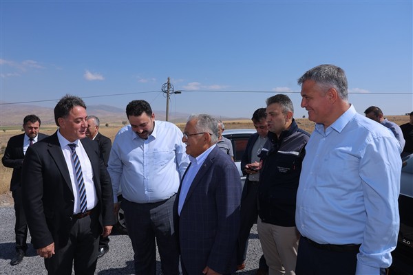 Başkan Büyükkılıç, Develi’deki çalışmaları inceledi