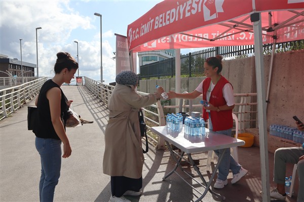 İzmit Belediyesi’nden KPSS adaylarına destek