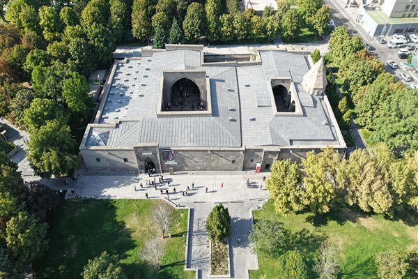 Bakan Ersoy ve Başkan Büyükkılıç’tan Gevher Nesibe Müzesi ziyareti