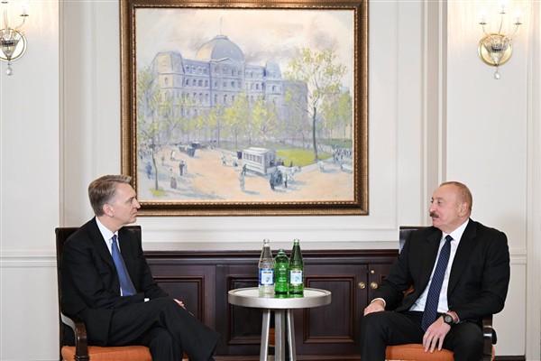 Aliyev, Brookfield Asset Management CEO’su Flatt ile görüştü