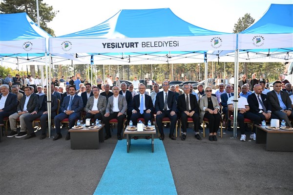 Vali Yavuz, Yeşilyurt Belediyesi Araç Tanıtım Töreni’ne katıldı