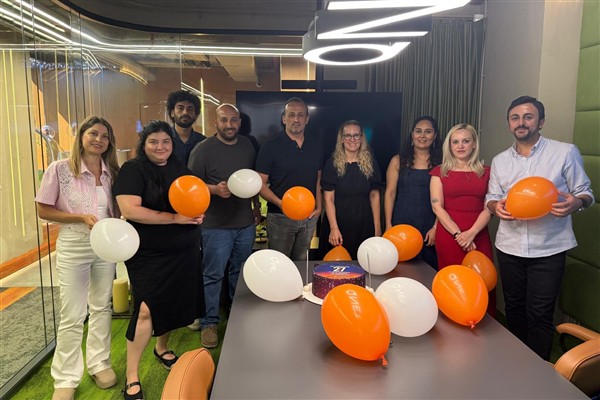 QNET 27. yılını kutluyor