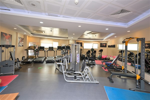 Esenyurt’ta kadınlar için spor salonu modern ekipmanlarla yenilendi