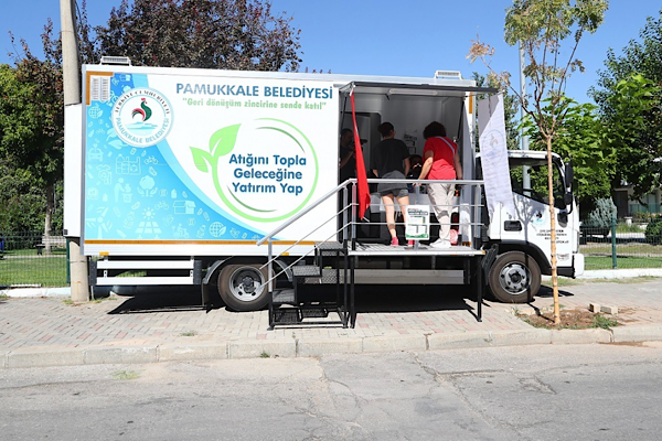 Pamukkale’de Mobil Atık Toplama Aracı hizmete girdi