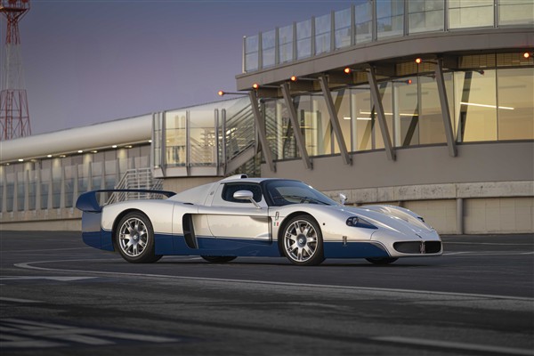 Maserati, MC12 Stradale ile koleksiyonluk otomobiller dünyasında yeni bir sayfa açtı