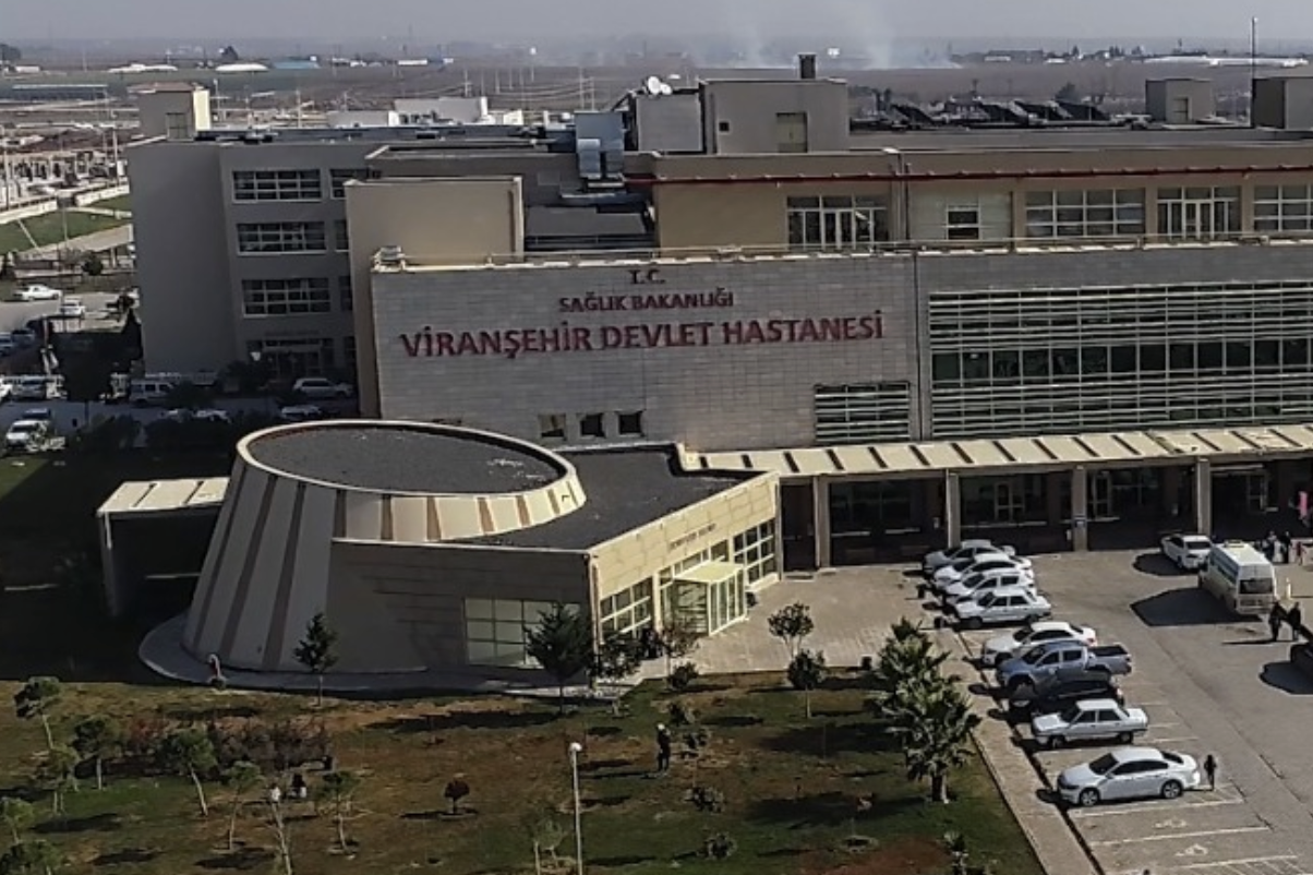 Viranşehir Devlet Hastanesi’nde rektum kanseri ameliyatı