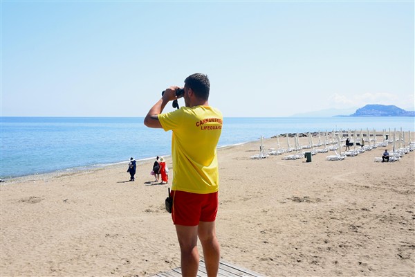Plajlardaki cankurtaranların görevi sona erdi