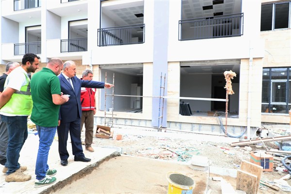 Vali Erol, Ahmet Cemal Mağden Huzurevi İnşaatında incelemede bulundu