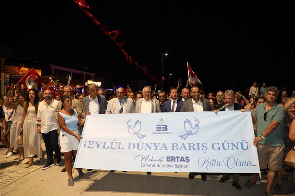 Edremit’te “Dünya Barış Günü” coşkusu
