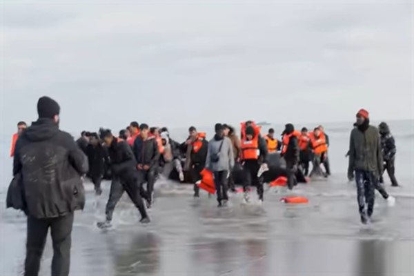 İngiliz hakim, bir göçmenin Fransa’ya geri gönderilmesi planını engelledi