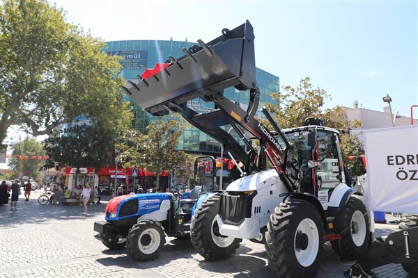 Edremit Belediyesi’ne 5 yeni iş makinası