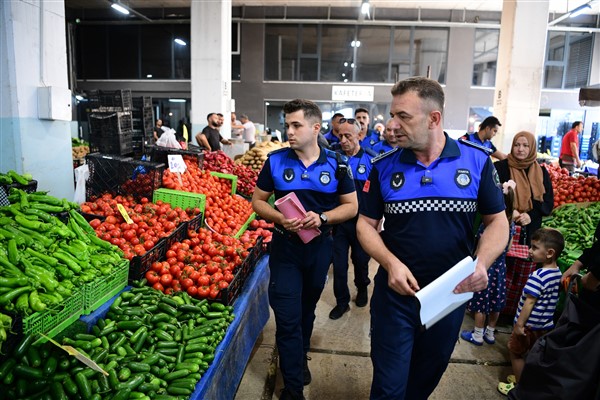 Çayırova’da zabıta ekiplerinin pazar denetimleri sürüyor