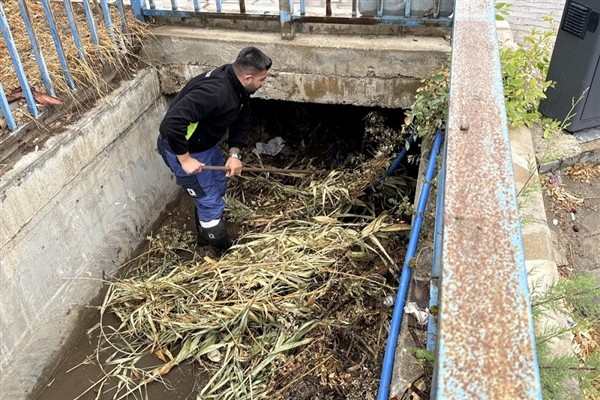 Menderes’te su taşkınlarına önlem
