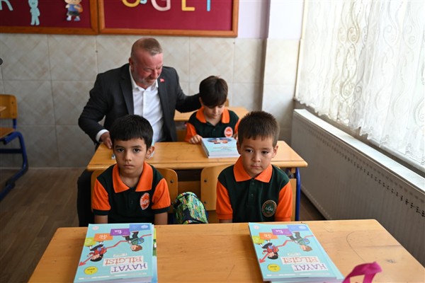 Karacabey’de yeni eğitim yılı ilk ders zili coşkusu