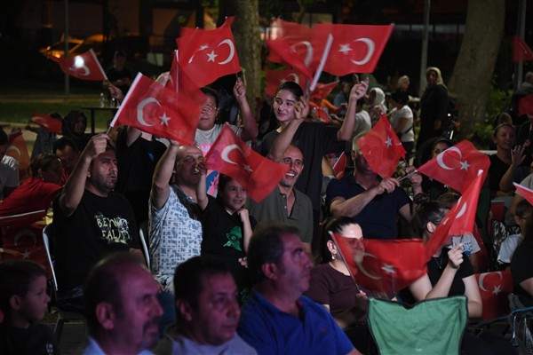 Osmangazi Belediyesi milli heyecanı meydanlara taşıdı