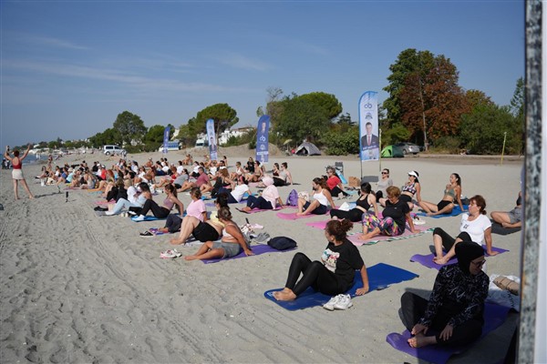 Yenice Sahili’nde yoga etkinliği