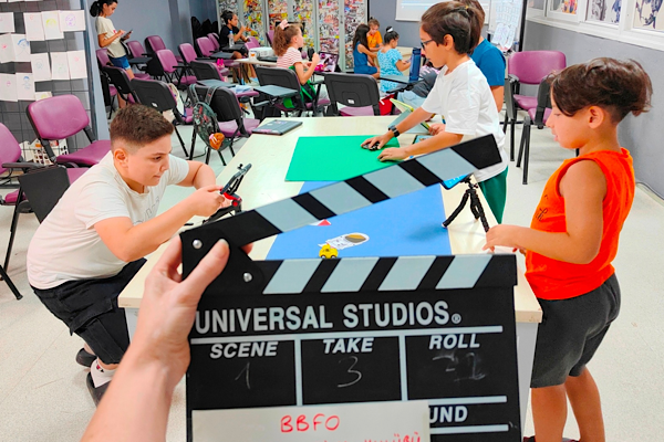 Bornova’da çocuklar film yapım atölyesinde buluştu