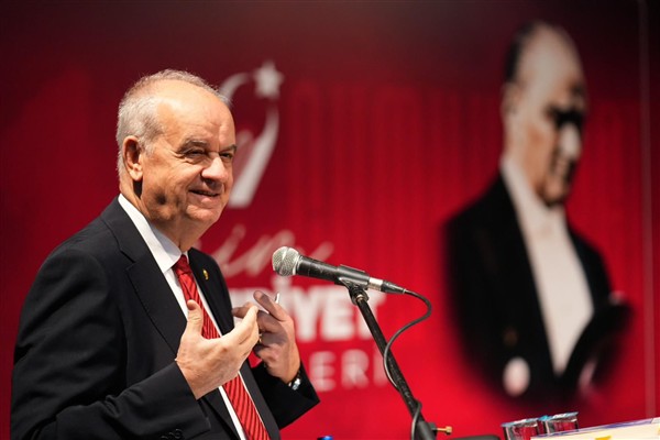 Beşiktaş’ta Cumhuriyet Söyleşileri’nin konuğu İlker Başbuğ oldu