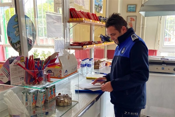 İnegöl’de zabıta ekiplerinden okul kantinlerine denetim