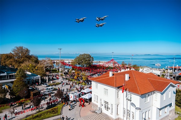 Yalova’da 29 Ekim coşkusu