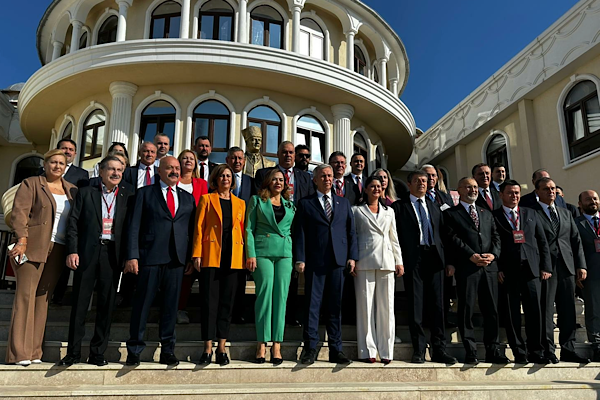 Başkan Ünlüce Edirne’de Tarihi Kentler Birliği toplantısına katıldı