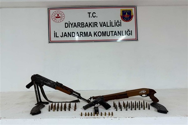 Diyarbakır’da uyuşturucu ve silah operasyonu