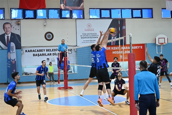 Karacabey Belediyespor Voleybol Takımı’ndan galibiyet