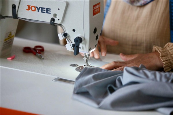 Kepez Belediyesi Tekstil Atölyesi, belediye bütçesine katkı sağlıyor