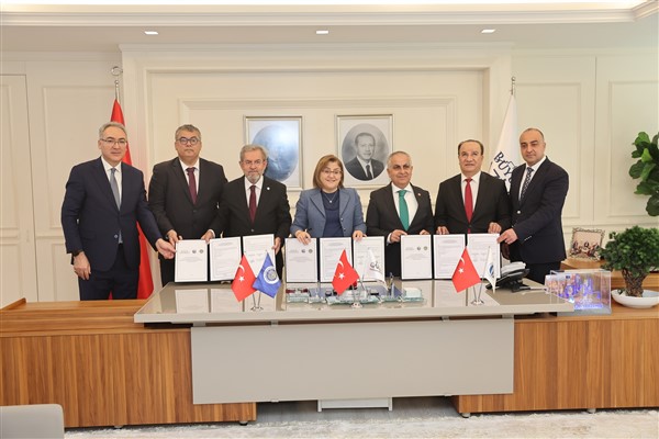 Az Görme Rehabilitasyon Merkezi için imzalar atıldı