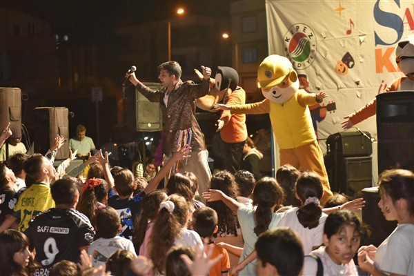 Karşıyaka ve Esentepe’de “Sahne Kepez” etkinlikleri düzenlendi