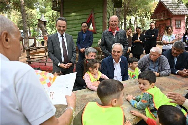 Şefkat ve Huzurevi sakinleri ile minik öğrenciler bir araya geldi