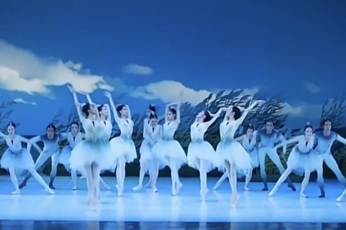 Çinliler çeşitli kültürel etkinliklerle bayramı kutluyor