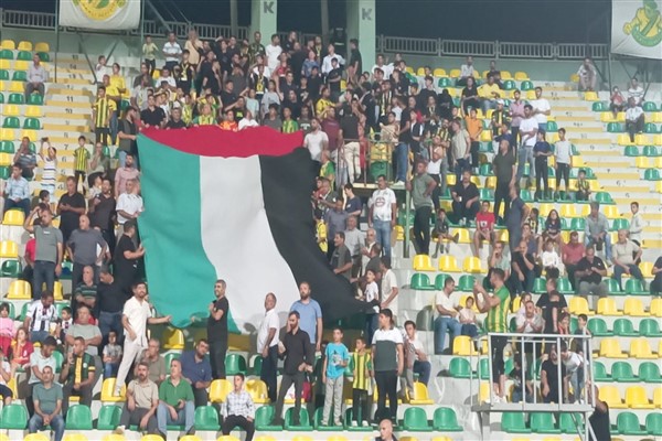 Şanlıurfaspor taraftarlarından Gazze’ye destek