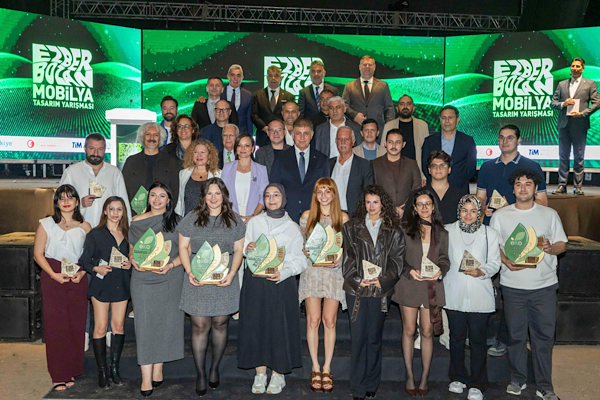 Ezber Bozan Mobilya Tasarım Yarışması ödüllerini verdi