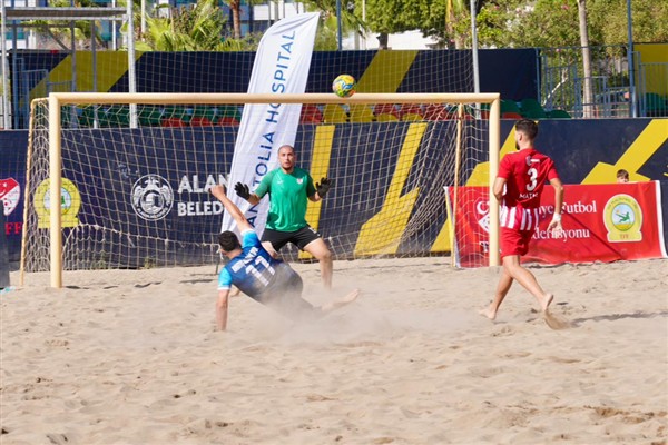 Alanya’da TFF Plaj Futbolu Süper Finalleri başladı