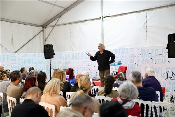 Sanatçı Müfit Can Saçıntı, Gemlik Kitap Limanı’na konuk oldu