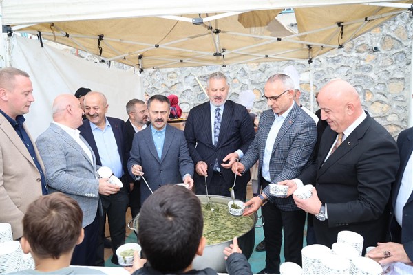 Vali Aktaş, Kocaeli’nde Giresun Rüzgarı Güz Festivali’ni ziyaret etti