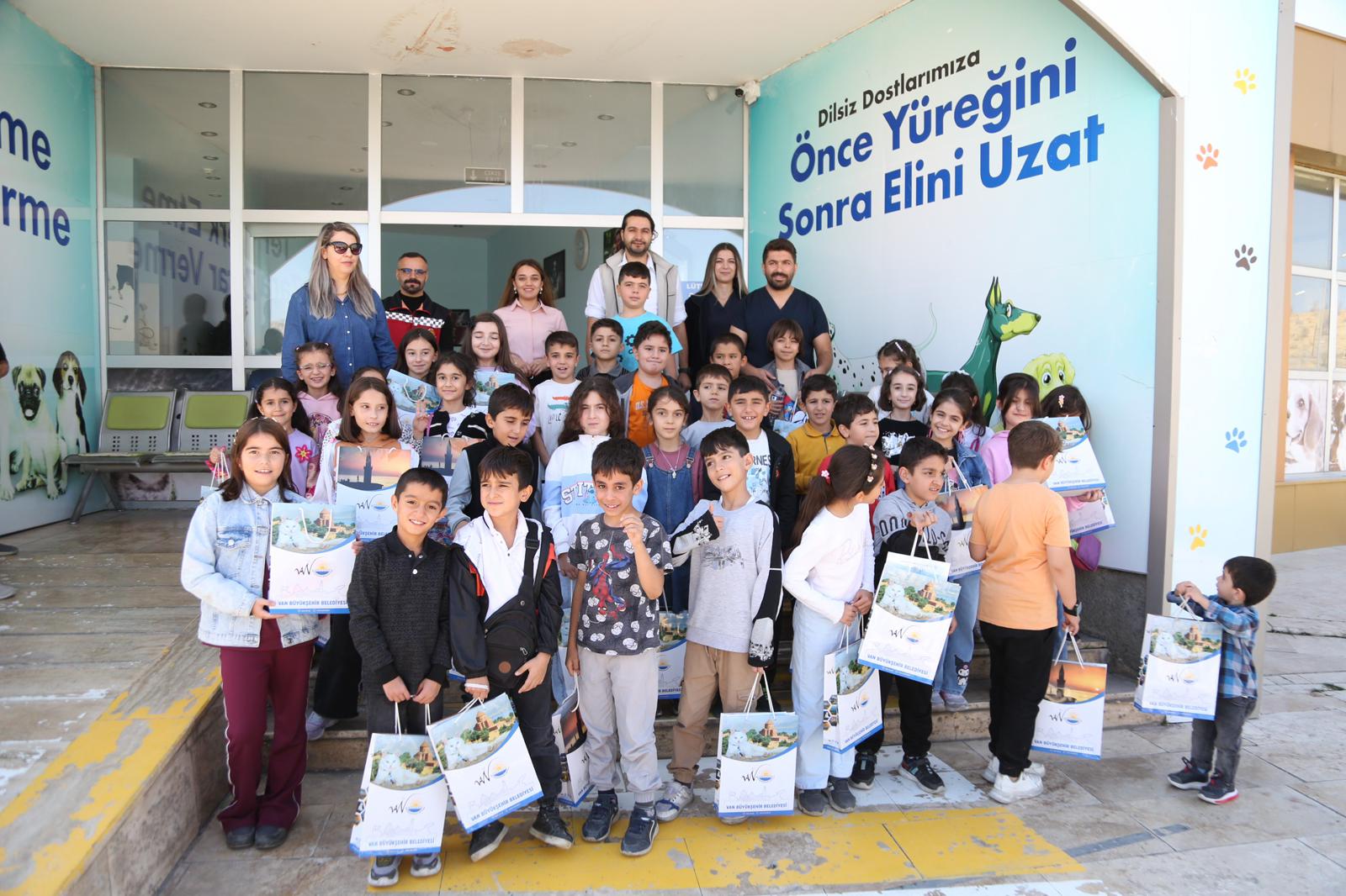 Büyükşehirden Dünya Hayvanları Koruma Günü etkinliği